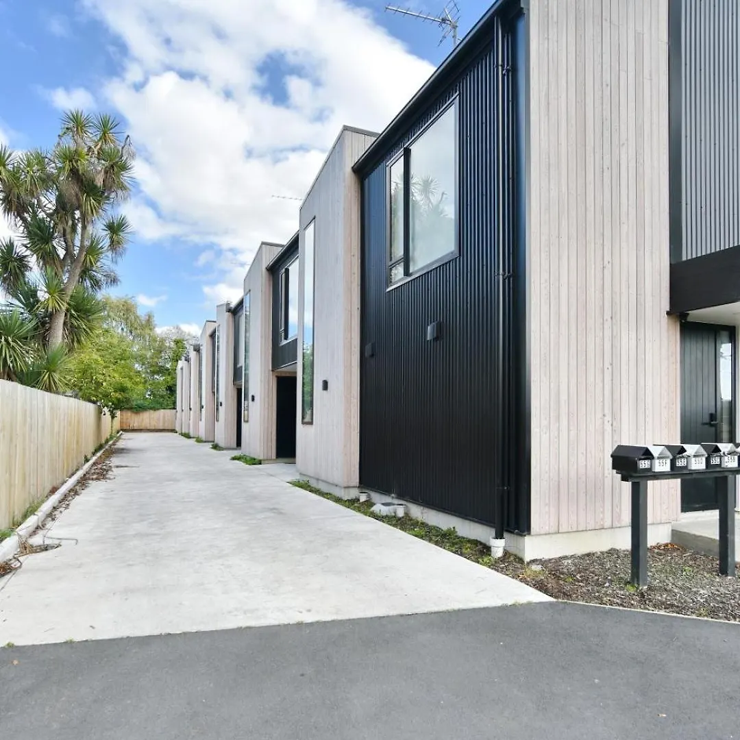 Modern Comfort 2Br Townhouse Near Cbd - Christchurch Holiday Homes