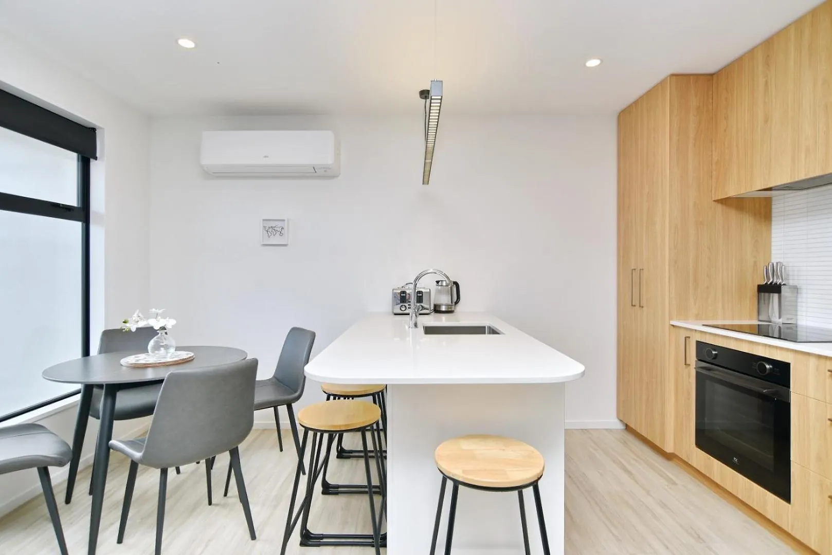 Modern Comfort 2Br Townhouse Near Cbd - Christchurch Holiday Homes Új-Zéland