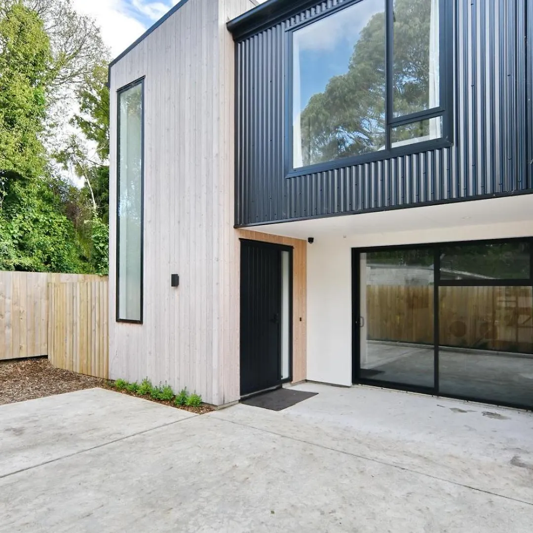 Modern Comfort 2Br Townhouse Near Cbd - Christchurch Holiday Homes