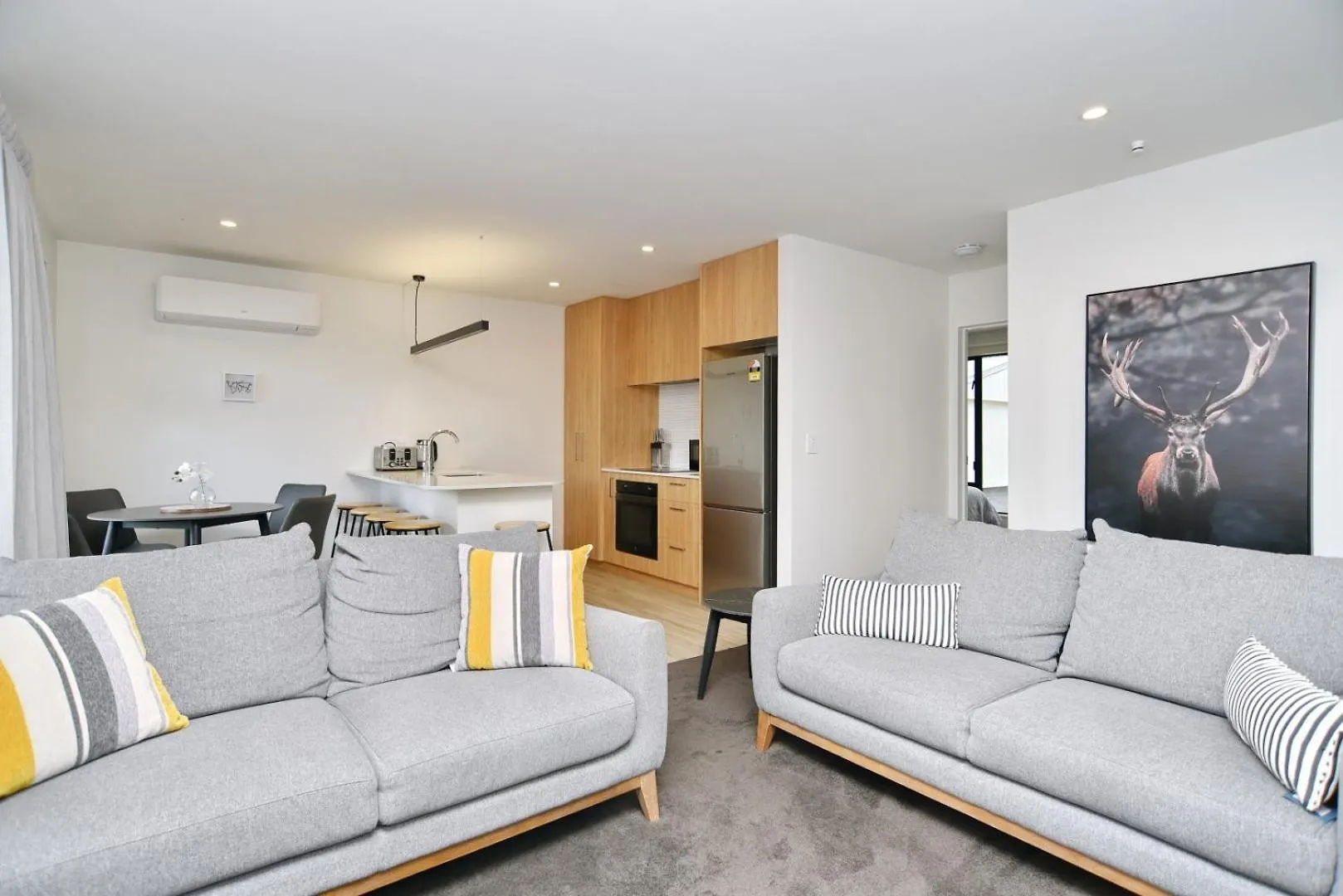 Modern Comfort 2Br Townhouse Near Cbd - Christchurch Holiday Homes